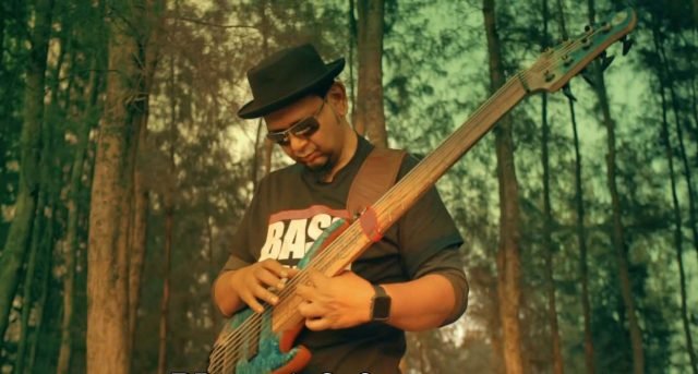 প্রিয় যন্ত্র, প্রথম যন্ত্র :: সাইদুস সালেহীন সুমন প্রিয় যন্ত্র, প্রথম যন্ত্র :: সাইদুস সালেহীন সুমন